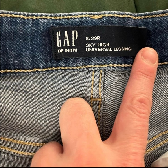Gap universal sky high jeans- 8/29r - Picture 3 of 3
